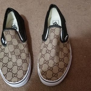 Pull on Men Sneakers w/ Gucci Design on Pattern